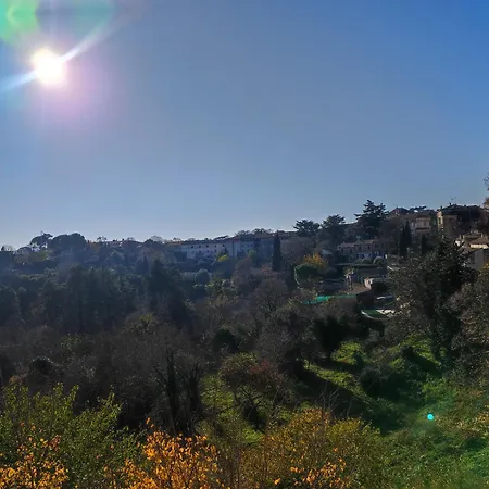 Avec Parking En Centre D'uzes * ユゼ