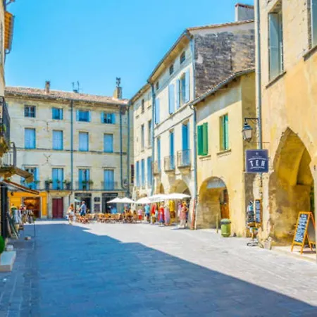 Avec Parking En Centre D'uzes アパート
