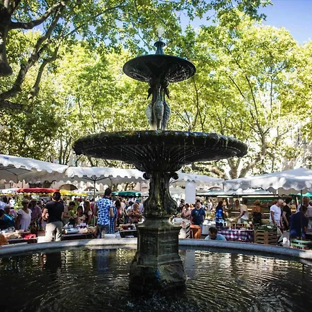 Avec Parking En Centre D'uzes Uzès