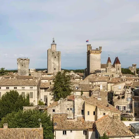 Avec Parking En Centre D'uzes アパート *