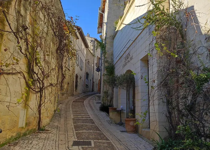 Avec Parking En Centre D'uzes