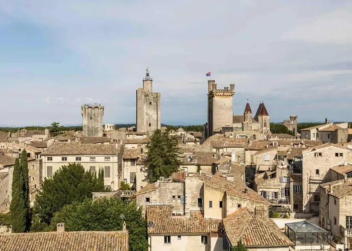Avec Parking En Centre D'uzes Διαμέρισμα *
